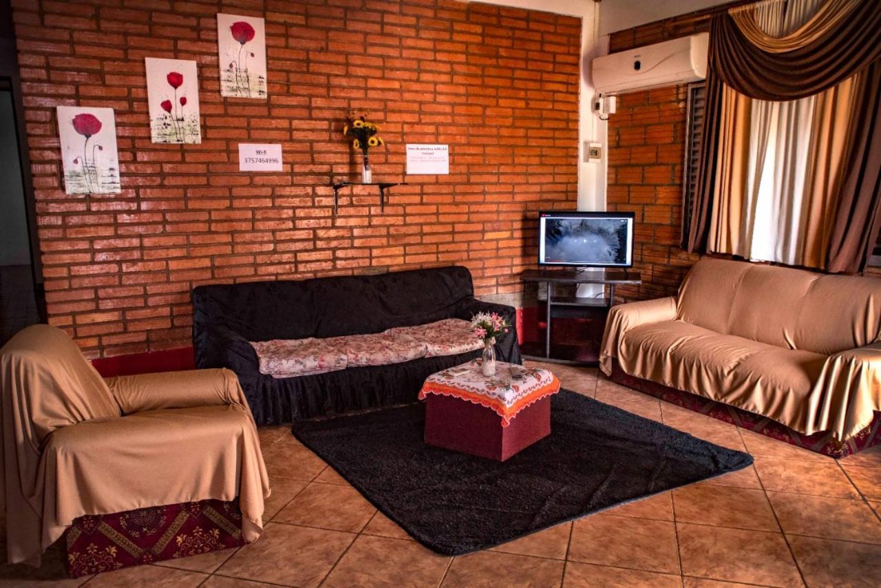 Iguazu Alojamiento "La Casa" Porto Iguaçu Exterior foto