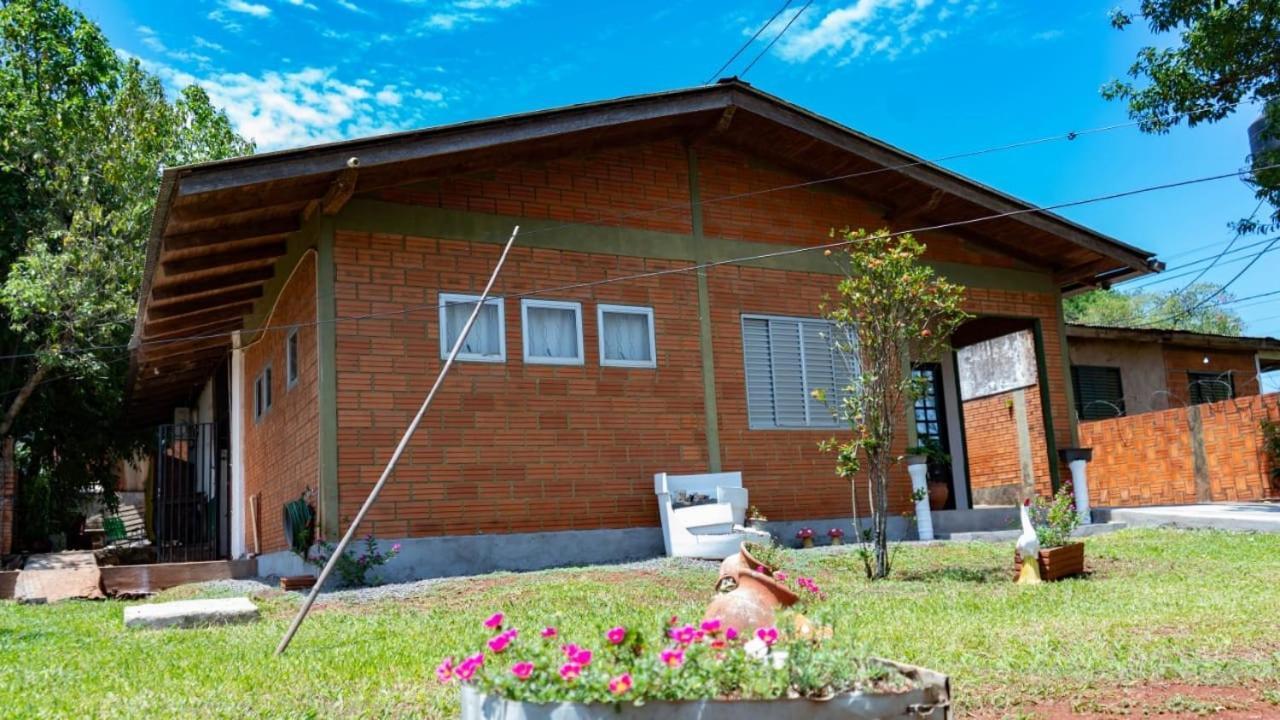 Iguazu Alojamiento "La Casa" Porto Iguaçu Exterior foto